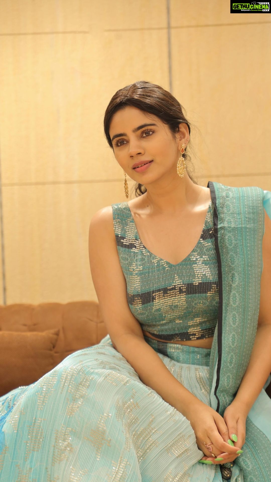 Soundariya Nanjundan Instagram - அந்தப்புரத்து மகராணி ஓஹோ ஓஹோ....... 🐠 🎵 🎶🎵 ★ Outfit- @kay_annanagar 🎥- @bhoopalm_official ★ ★ ★ ★ ★ ★ ★ ★ ★ #JoshMeinAaja @officialjoshapp @joshapp.tamil ★ #soundariyananjundan #chennai #kannadiga #soundariya #actress #tamilcinema #model #actor #tamilnadu #bangalore #cinema #modellife #kollywood #soundarya #soundaryananjundan #modelling #fashion #actorslife #outfitoftheday #ootdfashion #reels #reelsinstagram #photo #photographer #camera #lifestyle #fashionblogger #travel #photographers_of_india Tamilnadu,India