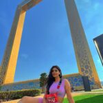 Soundariya Nanjundan Instagram - The Dubai Frame is the ultimate game of hide-and-seek - except you can't really hide behind a frame that big🤭 💜 📸- @bhoopalm_official Outfit- @hm 💼- @guess #styledbyme 💜 💜 💜 💜 💜 💜 #soundariyananjundan #dubaiframe #dubai #uae #dubailife #love #fashion #instagram #instagood #india #travel #photography #dubaifashion #dubailifestyle #uae🇦🇪 #kannadiga #chennai #outfit #followforfollowback #likesforlike #instalike #travelphotography #destination #purple #ootd #photography #fashionblogger #blogger #influencer #model