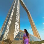 Soundariya Nanjundan Instagram - The Dubai Frame is the ultimate game of hide-and-seek - except you can't really hide behind a frame that big🤭 💜 📸- @bhoopalm_official Outfit- @hm 💼- @guess #styledbyme 💜 💜 💜 💜 💜 💜 #soundariyananjundan #dubaiframe #dubai #uae #dubailife #love #fashion #instagram #instagood #india #travel #photography #dubaifashion #dubailifestyle #uae🇦🇪 #kannadiga #chennai #outfit #followforfollowback #likesforlike #instalike #travelphotography #destination #purple #ootd #photography #fashionblogger #blogger #influencer #model