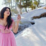 Soundariya Nanjundan Instagram - I'm wandering through a snow-covered landscape, where every step feels like a new adventure🌸 ❄️ Series : Frozen Girl 📸 - @karthikha_photography Stylist : @neelam_stylist Videography: @styl_by_prathi Assistant: @ranjith_ranil Edit : @incomplete.storiezz #soundariyananjundan 🌸 🌸 🌸 🌸 🌸 🌸 #kashmir #gulmarg #cinderella #instagram #reels #reelsinstagram #trending #india #destination #snow #winter #nature #mountains #photography #travel #mountain #love #naturephotography #winterwonderland #photooftheday #cold #snowday #instagood #adventure #travelphotography #ice #picoftheday #beautiful #sky Kashmir A Heaven On Earth