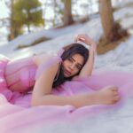 Soundariya Nanjundan Instagram - "Don't wake me up before I escape the snow in my dreams🌸🤍 Series : Frozen Girl Inframe : @soundariya_nanjundan Stylist : @neelam_stylist Photography: @karthikha_photography Videography: @styl_by_prathi Assistant: @ranjith_ranil Edit : @incomplete.storiezz #karthikha_photography Kashmir