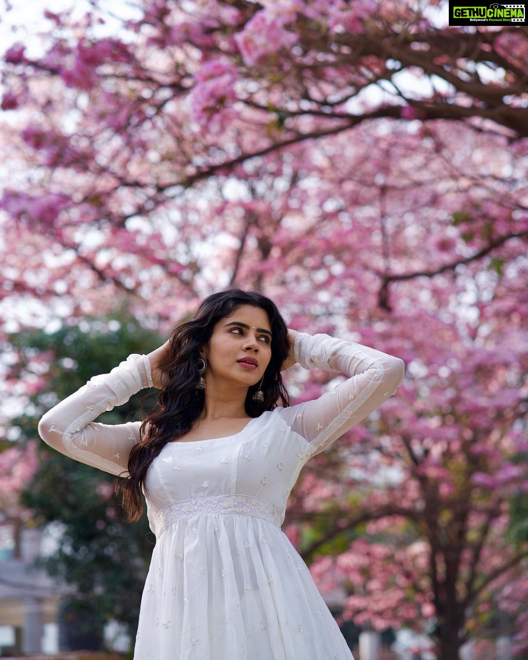 Soundariya Nanjundan Instagram - Bangalore's streets have never looked more magical than during cherry blossom season 🌸 🌸 🌸 📸- @bhoopalm_official 🫰🏻 Outfit- @mayon_by_subhathracouture Hairdo - @meghna_makeoverartistry 🪷 #stylebyme ✨ 🌸 🌸 🌸 #soundariyananjundan #bangalore #cherryblossom #streetstyle #fashion #style #streetwear #ootd #streetphotography #fashionblogger #photography #streetfashion #street #instagood #fashionstyle #fashionista #instafashion #outfitoftheday #outfit #love #photooftheday #model #lifestyle #like #art #instagram #styleblogger #picoftheday #follow Bangalore, India