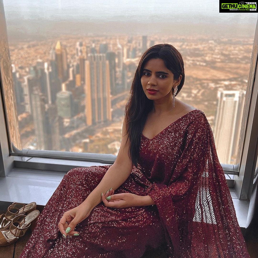 Soundariya Nanjundan Instagram - Taking the saree game to new heights♥️ 🗼 Who needs a superhero cape when you have a saree and the tallest building in the world?😂 🗼 📸- @bhoopalm_official Styledbyme ✨ 🗼 🗼 🗼 🗼 #soundariyananjundan #burjkhalifa #dubai #uae #dubaimall #dubailife #mydubai #travelphotography #model #abudhabi #dubaifashion #emirates #jumeirah #visitdubai #chennai #dubai🇦🇪 #photography #travel #dubailifestyle #palmjumeirah #saree #blogger #fashion #dubailuxury #dubailife #dubaistyle #burjkhalifadubai #travelblogger #love #instagood #fashionmodel At the Top, Burj Khalifa
