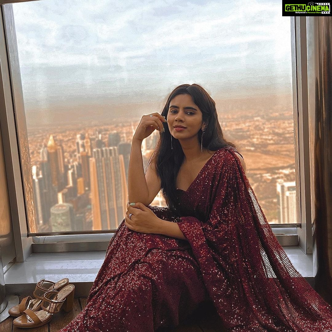 Soundariya Nanjundan Instagram - Taking the saree game to new heights♥️ 🗼 Who needs a superhero cape when you have a saree and the tallest building in the world?😂 🗼 📸- @bhoopalm_official Styledbyme ✨ 🗼 🗼 🗼 🗼 #soundariyananjundan #burjkhalifa #dubai #uae #dubaimall #dubailife #mydubai #travelphotography #model #abudhabi #dubaifashion #emirates #jumeirah #visitdubai #chennai #dubai🇦🇪 #photography #travel #dubailifestyle #palmjumeirah #saree #blogger #fashion #dubailuxury #dubailife #dubaistyle #burjkhalifadubai #travelblogger #love #instagood #fashionmodel At the Top, Burj Khalifa