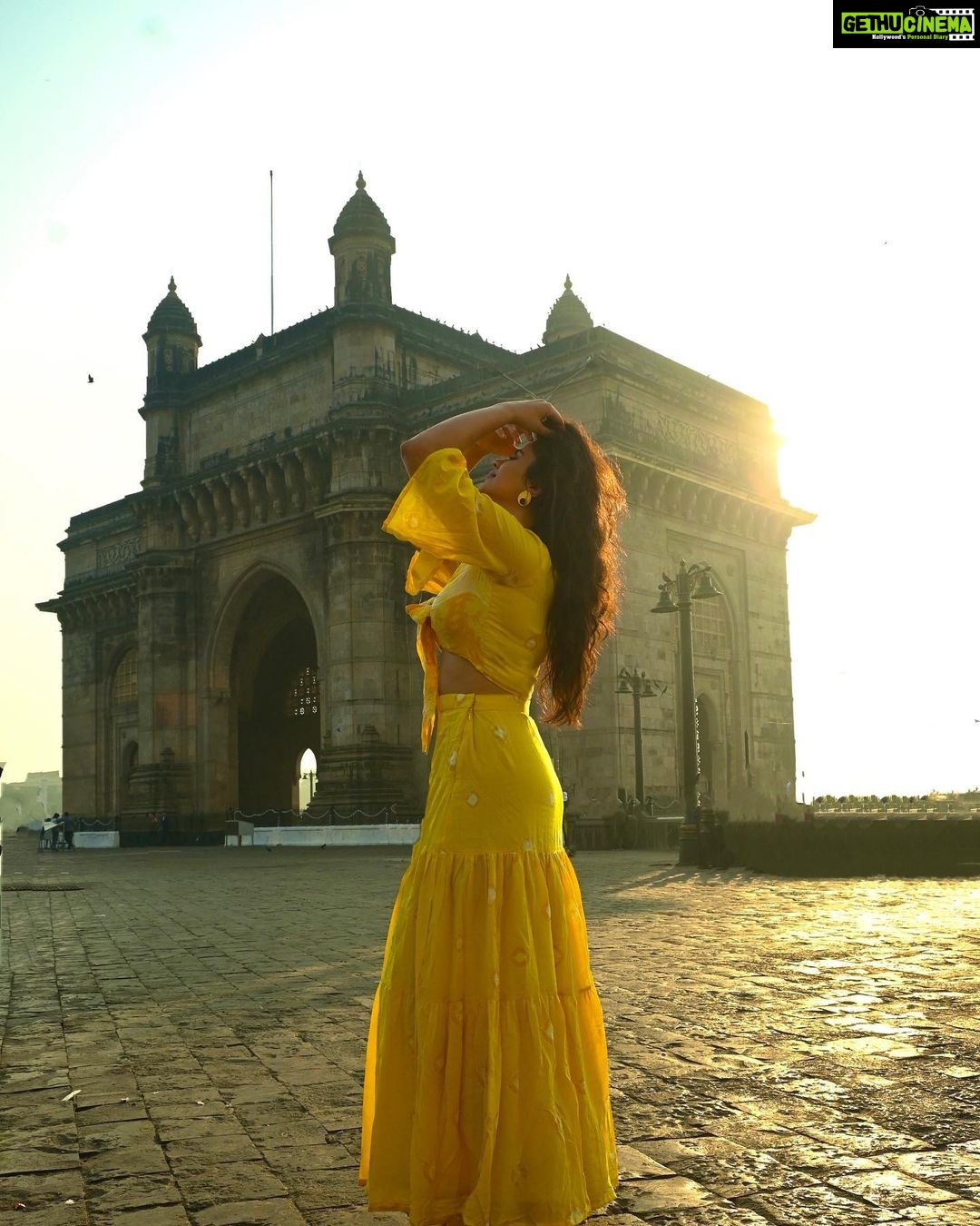 Soundariya Nanjundan Instagram - Wishing for a place where magic is realππͺ π πΈ- @bhoopalm_official Outfit- @kanthadesignstdo styledbyme β¨ π π π π #soundariyananjundan #mumbai #gatewayofindia #travel #nature #travelphotography #photography #love #photooftheday #instagood #picoftheday #instagram #photo #wanderlust #naturephotography #adventure #art #travelblogger #instatravel #landscape #like #summer #explore #trip #vacation #follow #traveling #ig #happy #fashion Gateway of India