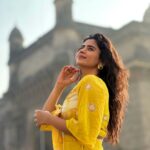 Soundariya Nanjundan Instagram - Wishing for a place where magic is real💛🪄 👑 📸- @bhoopalm_official Outfit- @kanthadesignstdo styledbyme ✨ 👑 👑 👑 👑 #soundariyananjundan #mumbai #gatewayofindia #travel #nature #travelphotography #photography #love #photooftheday #instagood #picoftheday #instagram #photo #wanderlust #naturephotography #adventure #art #travelblogger #instatravel #landscape #like #summer #explore #trip #vacation #follow #traveling #ig #happy #fashion Gateway of India