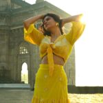 Soundariya Nanjundan Instagram - Wishing for a place where magic is real💛🪄 👑 📸- @bhoopalm_official Outfit- @kanthadesignstdo styledbyme ✨ 👑 👑 👑 👑 #soundariyananjundan #mumbai #gatewayofindia #travel #nature #travelphotography #photography #love #photooftheday #instagood #picoftheday #instagram #photo #wanderlust #naturephotography #adventure #art #travelblogger #instatravel #landscape #like #summer #explore #trip #vacation #follow #traveling #ig #happy #fashion Gateway of India
