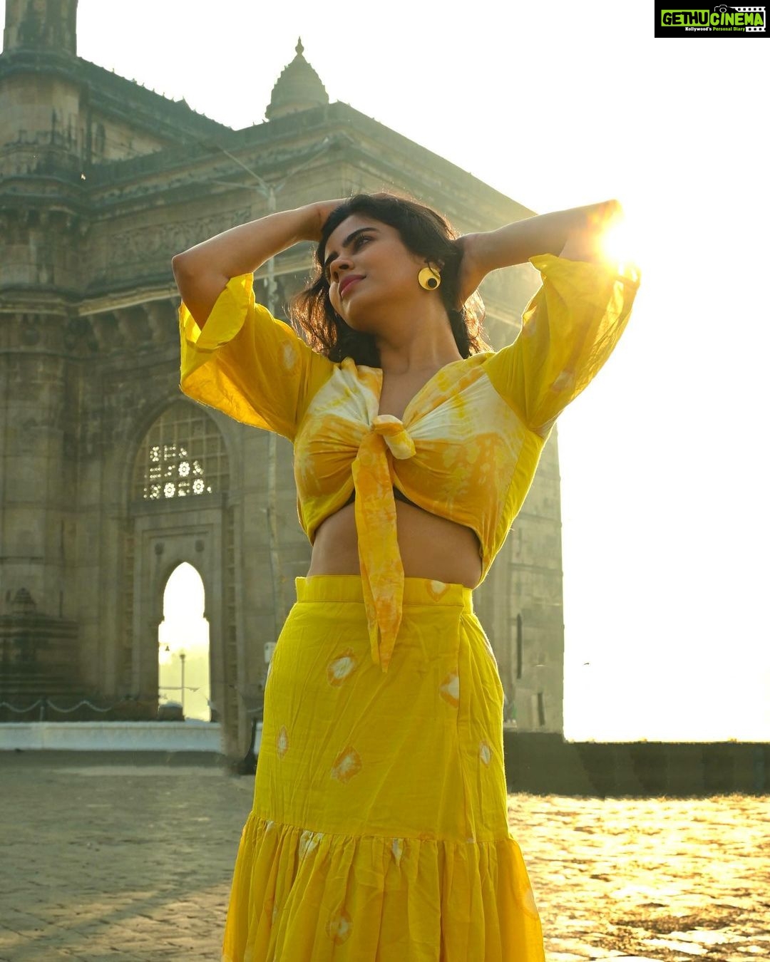 Soundariya Nanjundan Instagram - Wishing for a place where magic is realππͺ π πΈ- @bhoopalm_official Outfit- @kanthadesignstdo styledbyme β¨ π π π π #soundariyananjundan #mumbai #gatewayofindia #travel #nature #travelphotography #photography #love #photooftheday #instagood #picoftheday #instagram #photo #wanderlust #naturephotography #adventure #art #travelblogger #instatravel #landscape #like #summer #explore #trip #vacation #follow #traveling #ig #happy #fashion Gateway of India