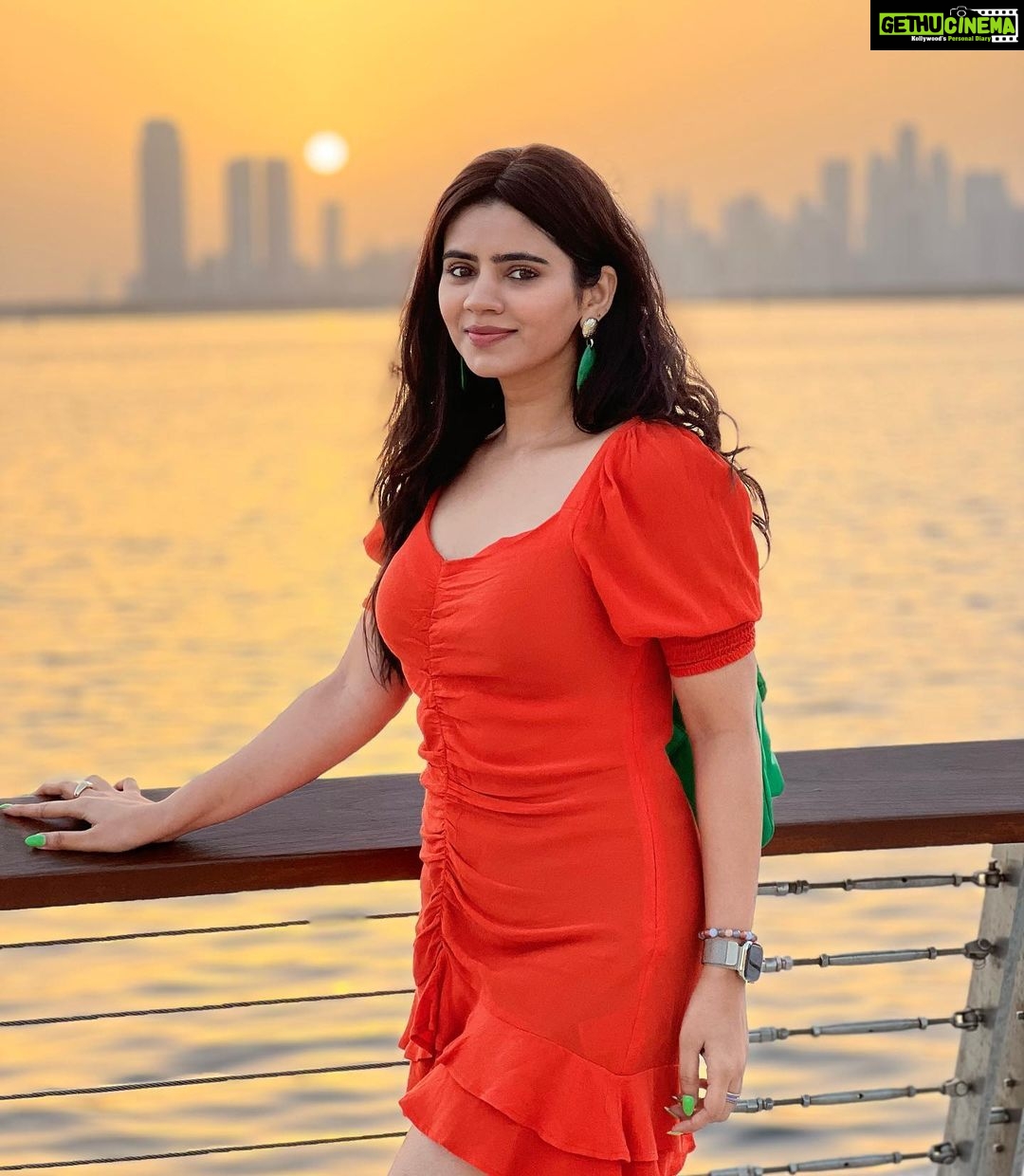 Soundariya Nanjundan Instagram - Iβve never met a sunset like this π₯Ί The sky is putting on a showβοΈ π
πΈ- @bhoopalm_official π- @dubaicreekharbour π Outfit- @zara Accessories - @hm π
π
π
π
#soundariyananjundan #dubaicreek #sunset #nature #photography #sky #travel #photooftheday #dubai #love #sunsetphotography #naturephotography #beach #sun #instagood #summer #beautiful #sea #picoftheday #clouds #photo #travelphotography #sunsetlovers #sunsets #instagram #uae #naturelovers #photographer #sunsetlover #dubaicreekharbour Dubai Creek Harbour