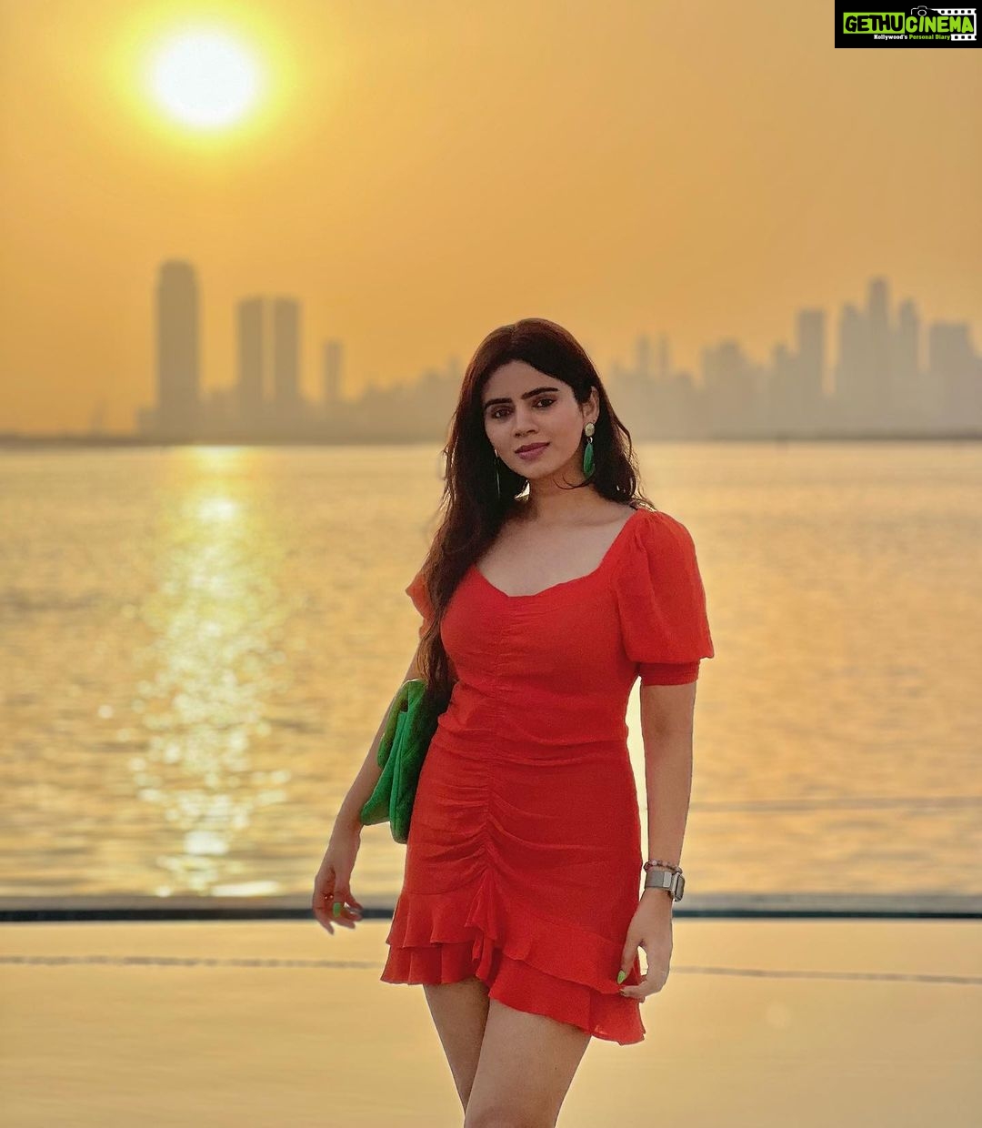 Soundariya Nanjundan Instagram - Iβve never met a sunset like this π₯Ί The sky is putting on a showβοΈ π
πΈ- @bhoopalm_official π- @dubaicreekharbour π Outfit- @zara Accessories - @hm π
π
π
π
#soundariyananjundan #dubaicreek #sunset #nature #photography #sky #travel #photooftheday #dubai #love #sunsetphotography #naturephotography #beach #sun #instagood #summer #beautiful #sea #picoftheday #clouds #photo #travelphotography #sunsetlovers #sunsets #instagram #uae #naturelovers #photographer #sunsetlover #dubaicreekharbour Dubai Creek Harbour