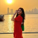 Soundariya Nanjundan Instagram - I’ve never met a sunset like this 🥺 The sky is putting on a show☄️ 🌅 📸- @bhoopalm_official 📍- @dubaicreekharbour 🌆 Outfit- @zara Accessories - @hm 🌅 🌅 🌅 🌅 #soundariyananjundan #dubaicreek #sunset #nature #photography #sky #travel #photooftheday #dubai #love #sunsetphotography #naturephotography #beach #sun #instagood #summer #beautiful #sea #picoftheday #clouds #photo #travelphotography #sunsetlovers #sunsets #instagram #uae #naturelovers #photographer #sunsetlover #dubaicreekharbour Dubai Creek Harbour