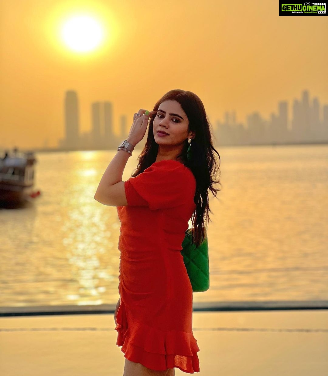 Soundariya Nanjundan Instagram - Iβve never met a sunset like this π₯Ί The sky is putting on a showβοΈ π
πΈ- @bhoopalm_official π- @dubaicreekharbour π Outfit- @zara Accessories - @hm π
π
π
π
#soundariyananjundan #dubaicreek #sunset #nature #photography #sky #travel #photooftheday #dubai #love #sunsetphotography #naturephotography #beach #sun #instagood #summer #beautiful #sea #picoftheday #clouds #photo #travelphotography #sunsetlovers #sunsets #instagram #uae #naturelovers #photographer #sunsetlover #dubaicreekharbour Dubai Creek Harbour