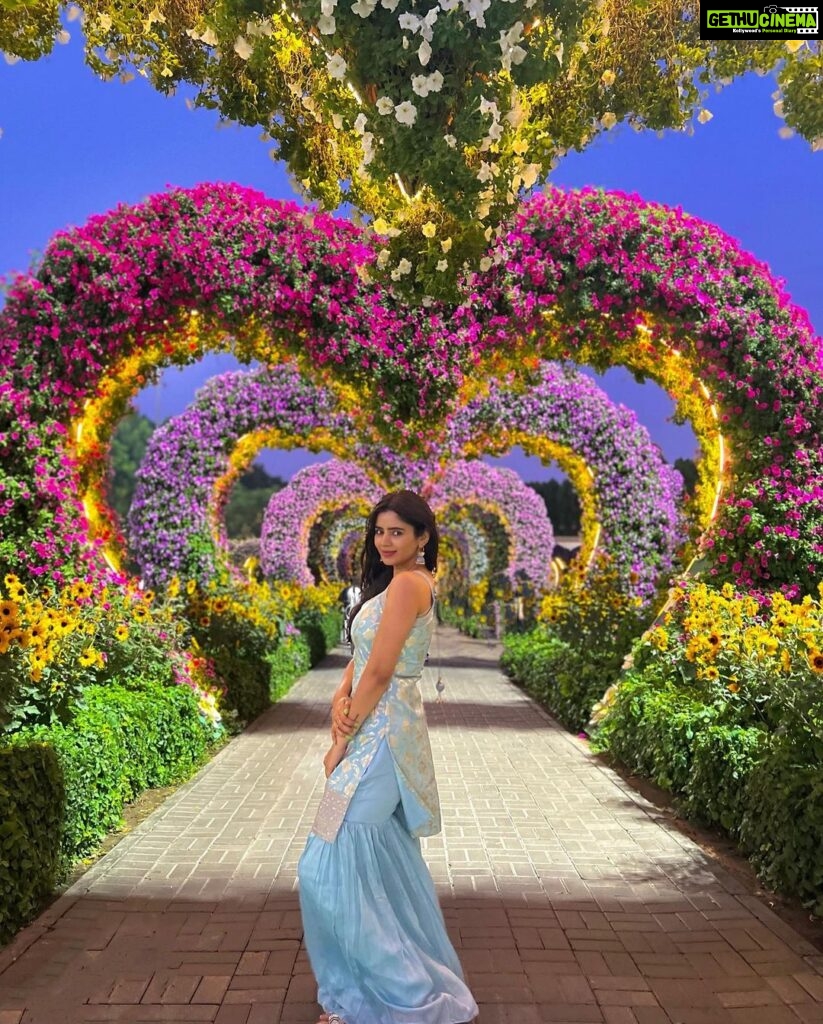 Soundariya Nanjundan Instagram - Lost in a sea of flowers 💐 🌻 Not a garden person, but still i love to enjoy the beauty of flowers 🙈🌼 #flowers #naturelover" 🌻 📸- @bhoopalm_official Outfit- @kiarainchennai 🌻 🌻 🌻 🌻 🌻 #soundariyananjundan #dubai #uae #mydubai #dubailife #abudhabi #love #naturephotography #fashion #garden #flower #dubaimiraclegarden #instagram #qatar #dubaimall #instagood #india #travel #photography #luxury #dubaifashion #emirates #dubaimarina #burjkhalifa #saudiarabia #paris #bahrain #dubailifestyle Dubai Miracle Garden