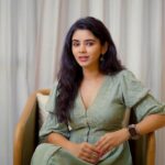 Soundariya Nanjundan Instagram - As a single woman, my aspirations for a home that cater to multiple aspects of my life are important. The upcoming residential project in Kovilambakkam Chennai - @tvs_emerald ELEMENTS is the perfect fit for me. I was completely awestruck with the way the property is shaping up. Based on the concept of the elements of life (Earth, Wind, Air, Fire and Water) TVS Emerald Elements is spread across 6.56 acres of pure brilliance. With an impressive 65% open space, the place feels serene, divine and above soo connected to nature. Go visit them today and experience the serenity yourself. DM @tvs_emerald for more details :) #paidpartnership #ad Kovilambakam
