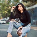 Soundariya Nanjundan Instagram - Setting my own fashion rules like a boss! #StyleGameOnPoint" ☆ The best accessory is my confidence , and my dressing style speaks volumes ☆ 📸- @crackjackphotography #styledbyme ☆ ☆ ☆ ☆ ☆ ☆ #soundariyananjundan #chennai #kannadiga #soundariya #actress #tamilcinema #model #actor #tamilnadu #bangalore #cinema #modellife #soundarya #soundaryananjundan #modelling #fashion #outfitoftheday #ootdfashion #reels #reelsinstagram #photo #photographer #camera #lifestyle #fashionblogger #travel #blackandwhite #black Tamilnadu,India