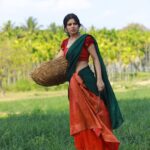 Soundariya Nanjundan Instagram - கூட மேல கூட வச்சி கூடலூரு போறவளே….☘️ 🌱 Outfit- @ekantastudio 📸 - @bhoopalm_official Styledbyme🍁 🌱 🌱 🌱 🌱 🌱 #soundariyananjundan #bangalore #village #nature #photography #travel #villagelife #naturephotography #love #photooftheday #india #instagram #travelphotography #soundarya #instagood #summer #photo #sky #mountains #beautiful #sunset #picoftheday #naturelovers #art #life #instagood #instalike #southindian #indiangirl Bangalore, Karnataka