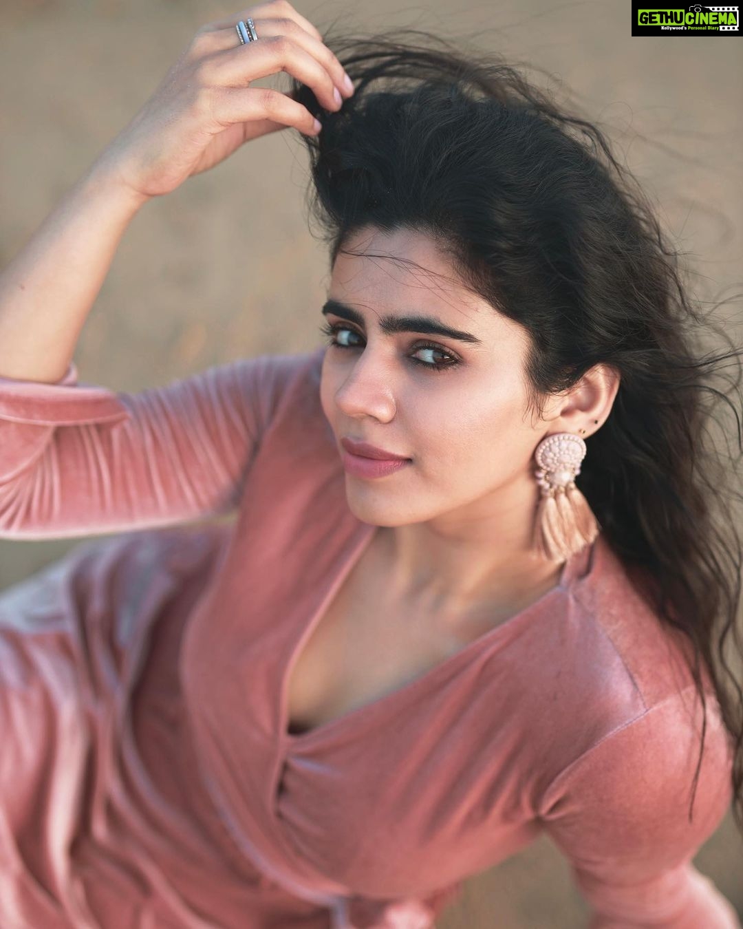 Soundariya Nanjundan Instagram - Sandy hair, endless summer π π¦ πΈ - @crackjackphotography π¦ π¦ π¦ π¦ π¦ π¦ π¦ #soundariyananjundan #beach #travel #summer #sea #nature #photography #sunset #love #beachlife #ocean #photooftheday #instagood #beautiful #vacation #travelphotography #picoftheday #sky #instagram #beachvibes #travelgram #waves #photo #sand #fashion #like #naturephotography #surf #instagood #instagram #followforfollowback #likesforlike π π π π #soundariyananjundan #beach #travel #summer #sea #nature #photography #sunset #love #beachlife #ocean #photooftheday #instagood #beautiful #vacation #travelphotography #picoftheday #sky #instagram #beachvibes #travelgram #waves #photo #sand #fashion #like #naturephotography #surf #instagood #instagram #followforfollowback #likesforlike