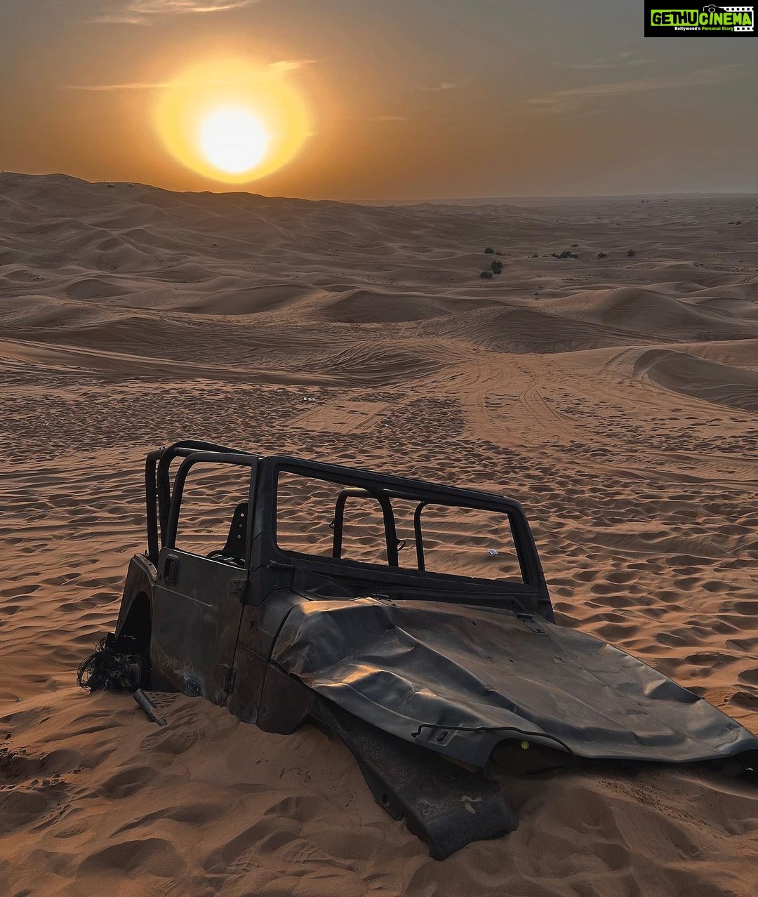Soundariya Nanjundan Instagram - Black and the desert: a striking contrast of colors π€ πͺ πΈ- @bhoopalm_official πͺ πͺ πͺ πͺ πͺ πͺ #soundariyananjundan #desert #travel #nature #photography #desertlife #travelphotography #adventure #instalike #love #instadaily #sunset #dubai #photooftheday #instagood #sahara #instagood #followforfollowback #art #travelgram #sand #explore #naturephotography #uae #model #mountains #wanderlust #photo #instagram #desertvibes