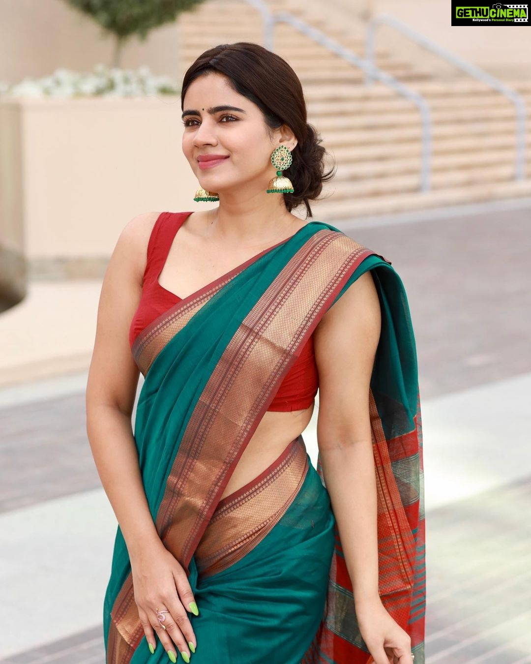 Soundariya Nanjundan Instagram - Draped in elegance ❤️ 🪷 📸- @bhoopalm_official Saree- @thenmozhidesigns Styledbyme✨ 🪷 🪷 🪷 🪷 🪷 #soundariyananjundan #lotus #sarees #saree #sareelove #fashion #flowers #followforfollowback #like #instadaily #sareelovers #sareesofinstagram #ethnicwear #sareeblouse #silksarees #sareefashion #silksaree #indianwear #sareeindia #instagram #silk #indianfashion #sareedraping #traditional #designersarees #sareecollection #india #sareelover #sareestyle #sareeblousedesigns