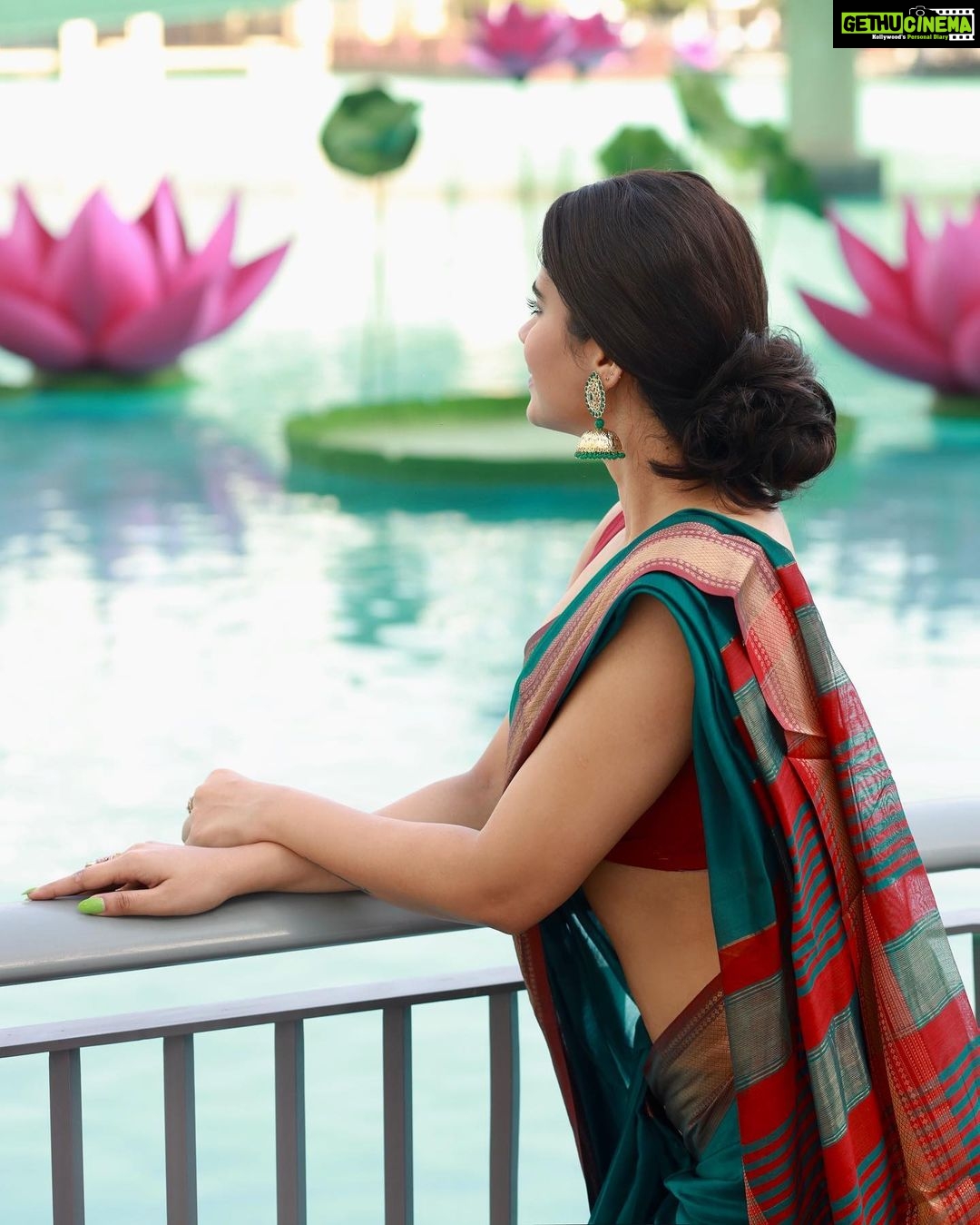Soundariya Nanjundan Instagram - Graceful in the Lotus's embrace 🪷 🪷 📸- @bhoopalm_official Saree- @thenmozhidesigns Styledbyme✨ 🪷 🪷 🪷 🪷 🪷 #soundariyananjundan #lotus #sarees #saree #sareelove #fashion #flowers #followforfollowback #like #instadaily #sareelovers #sareesofinstagram #ethnicwear #sareeblouse #silksarees #sareefashion #silksaree #indianwear #sareeindia #instagram #silk #indianfashion #sareedraping #traditional #designersarees #sareecollection #india #sareelover #sareestyle #sareeblousedesigns