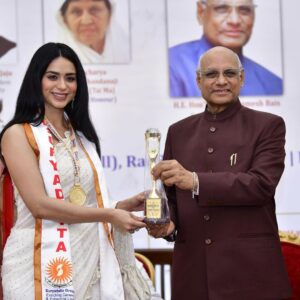 Soundarya Sharma Instagram - It is my honour and privilege to receive the prestigious Stree Shakti Rashtriya Puruskar at the governor’s house by the Honorable Governor of Maharashtra! मैं इस अवार्ड को बहुत प्राथमिकता देती हूँ।और इस सम्मान को नतमस्तक होकर स्वीकार करती हूँ ।मैं धन्यवाद देती हूँ H.E. Governor Of Maharashtra, Shri Ramesh Bais जी और Suryadutta group of institutes के chairman Dr. Sanjay B. Choradiya जी का, जिन्होंने मुझे #StreeShaktiRashtriyaPuruskar -2023 से सम्मानित किया। मैं कोशिश करूँगी की इसके साथ जो मुझे उत्तरदायित्व मिला है, उसे मैं बखूबी निभाऊँ।🙏😍