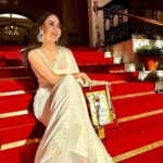 Soundarya Sharma Instagram - चाँदनी Returns moment again 🤍🕊️ with an 🏅🏆 ☺️ #StreeShaktiRashtriyaPuruskar 2023 . . . Styled by: @nidhikurda Raj Bhavan