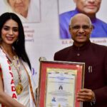Soundarya Sharma Instagram - It is my honour and privilege to receive the prestigious Stree Shakti Rashtriya Puruskar at the governor’s house by the Honorable Governor of Maharashtra! मैं इस अवार्ड को बहुत प्राथमिकता देती हूँ।और इस सम्मान को नतमस्तक होकर स्वीकार करती हूँ ।मैं धन्यवाद देती हूँ H.E. Governor Of Maharashtra, Shri Ramesh Bais जी और Suryadutta group of institutes के chairman Dr. Sanjay B. Choradiya जी का, जिन्होंने मुझे #StreeShaktiRashtriyaPuruskar -2023 से सम्मानित किया। मैं कोशिश करूँगी की इसके साथ जो मुझे उत्तरदायित्व मिला है, उसे मैं बखूबी निभाऊँ।🙏😍 Raj Bhavan
