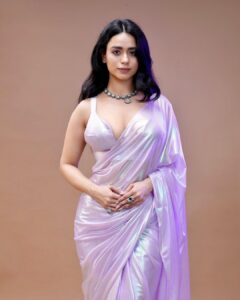 Soundarya Sharma Instagram - चाँदनी ओ मेरी चाँदनी.. just doing चाँदनी things… 💜💓💟 For @lokmat #MaharashtrianOfTheYear Awards2023 Thank you @vijayjdarda ji and @lokmat for having me! Styled by: @nidhikurda Lensed by: @anshul.varshney_ @filmygyanstudio