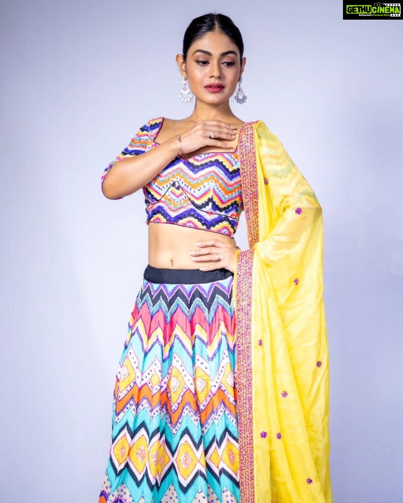 Sreejita De Instagram - 🌟 Weaving a colorful tapestry of tradition, fashion, and grace. 🌈✨ 🎬Shot & Edited by @ashmaneditors Wearing: @pariscreation7 #sreejitade #traditional #indianoutfit #photoshoot #style #viral #explorepage #trending