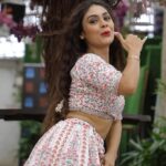 Sreejita De Instagram – Let’s groove…. 💃🏻
Shot by :- @lsd.photography.official
Post production:- @theweddingfilmmaker_
Wearing:- @rajarani_couture
@rajarani_coaching
#sreejitade #dancereels #trendingreels #trending #kaavaalaa #reelsinstagram #bollywood