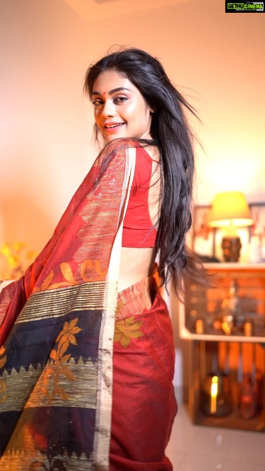Sreejita De Instagram - Embracing my Desi roots with every transition ✨😇 . 🎬Shot & Edited by @ashmaneditors . #sreesquad #sreejitade#DesiGirl #TransitionReel #socialmedia #viral #explorepage #trending #reelitfeelit #viralreel #explore #instagram #instadaily