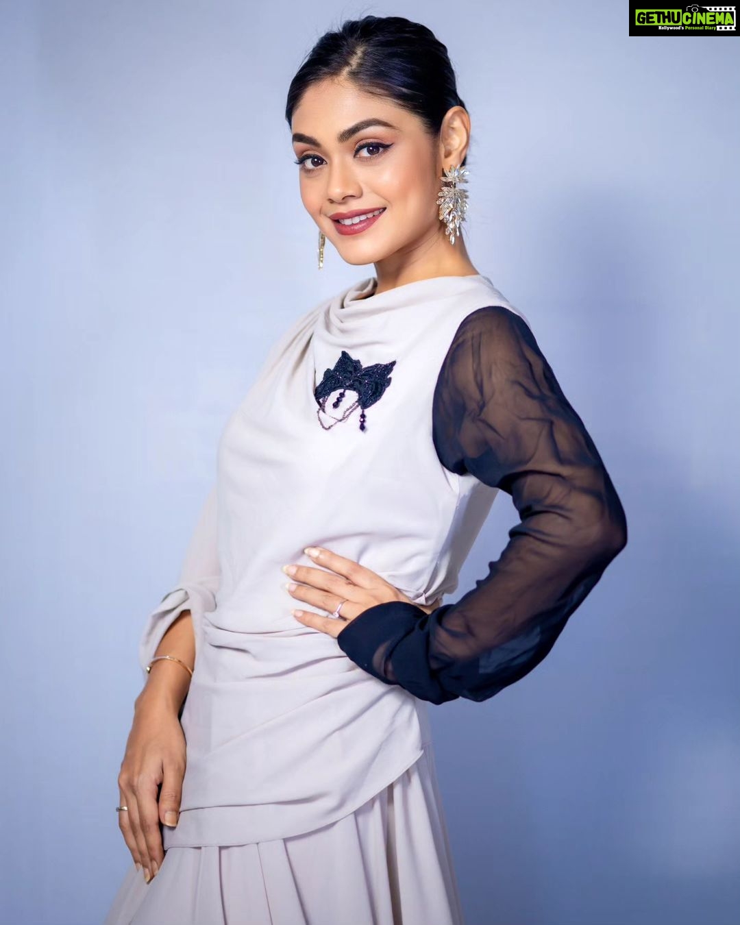 Sreejita De Instagram - Gentle elegance, a captivating presence in every frame. ✨ 🎬Shot & Edited by @ashmaneditors Wearing: @asopalav @saree.com_by_asopalav #sreejitade #explorepage #trending #style #fashion #beautiful #fashionista #fashiongoals #style #photoshoot #viral #explorepage #trending #explore