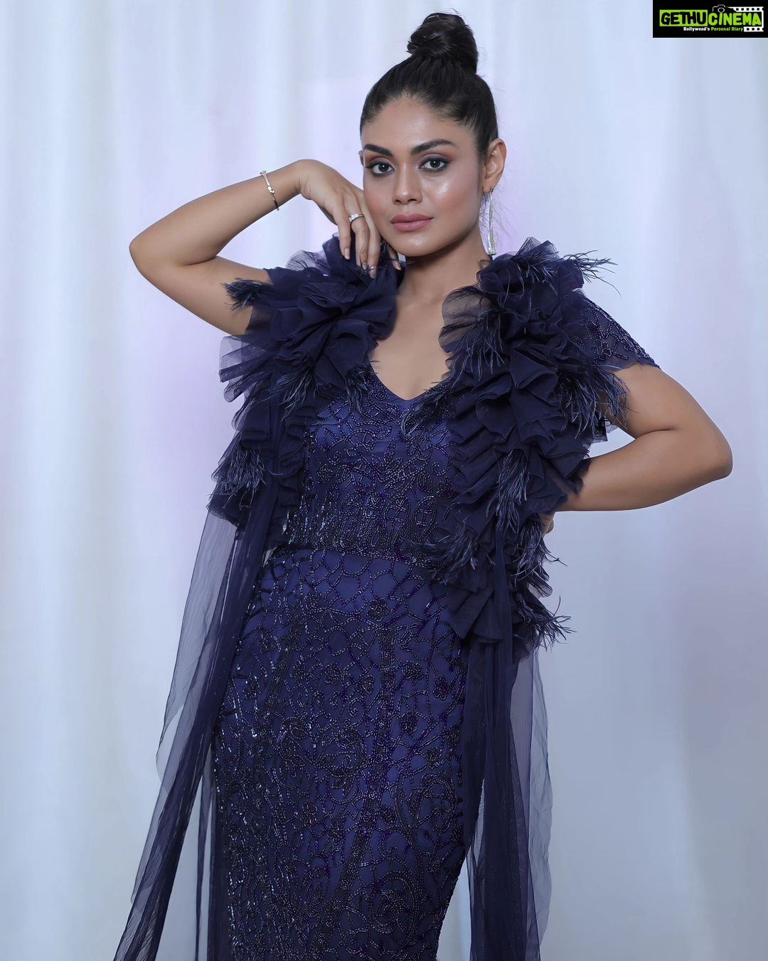 Sreejita De Instagram - Authenticity is my superpower ✨ Shot by: @lsd.photography.official Edited & retouched by: @ashmaneditors Styled by: @ashnaamakhijani Outfit: @labelambrosiacouture Earring: @kushalsfashionjewellery #sreejitade #classic #beautiful #fashionista #fashiongoals #style #photoshoot #purple #viral #explorepage #trending #explore #instagram