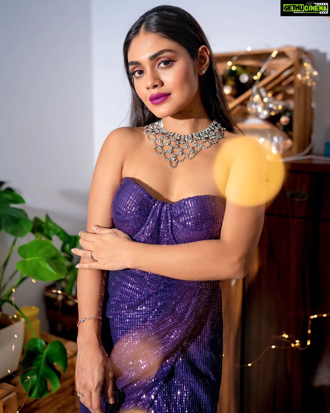 Sreejita De Instagram - Bold, beautiful, and ready to shine ⭐✨💕 🎬Shot & Edited by @ashmaneditors Wearing @the_simsstudio @seema_patel30 #sreejitade #BoldAndBeautiful #FashionGoals #InstaFashion #viral #explorepage #trending #explore #instagram #instadaily #style #explore #instamood #instalike