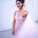 Sreejita De Instagram – A touch of grace, a dash of glamour 🩷🫰

🎬Shot & Edited by @ashmaneditors
Outfit – @the_simsstudio @seema_patel30

#sreejitde #viral #explorepage  #InnerGoddess #trending #explore #instagram #instadaily #style #pink #hot #explore #instagood #glamour #photoshoot #celebstyle