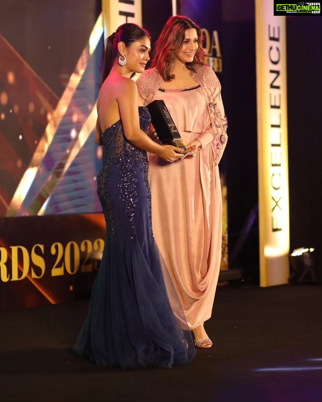 Sreejita De Instagram - Reality star of the year! 🏆 Thank you my fans, family and friends for your immense love and support. Forever grateful 🙏🏼❤️ @iamsonalibendre it was an honour 😊🙏🏼 #nationalqualityawards2023 Wearing @majesticbyjapnah @pr4ucommunications . #sreesquad #Sreejitade #goodvibes #trendingreels #viral #explorepage #explore #trending #trends #trend