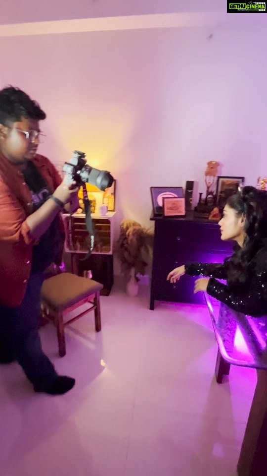 Sreejita De Instagram - Ever wondered what happens behind the camera? ๐ท Check out this BTS reel video to find out ๐ . ๐ฌShot & Edited by @ashmaneditors . #sreejitade #Sreejitasquad #bts #photoshoot #reelitfeelit #reelkarofeelkaro #trendingreel #trending #celebrity