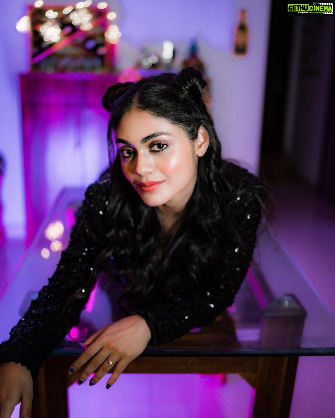 Sreejita De Instagram - Why chase you when I’m the catch 😈 . 🎬Shot & Edited by @ashmaneditors . #sreesquad #Sreejitade #pose #viral #explorepage #explore #love #trending #trends #trend