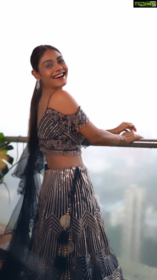 Sreejita De Instagram - Mere mahiye jinna sonha ❤🫰 🎬Shot & Edited: @ashmaneditors Outfit: @asopalav @saree.com_by_asopalav Earings @kushalsfashionjewellery #sreejitade #dance #trend #viral #trendingreel #reelkarofeelkaro #explorepage #trending #viralreels #trendingsongs #fashion #viralsong #love