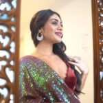 Sreejita De Instagram - Apne Bhi Pind Me Ek Phuljhadi Thi 😇🤍 🎬Shot & Edited by @ashmaneditors #sreejita #traditional #fashion #bts #bollywood #reelitfeelit #photographer #reelkarofeelkaro #trendingreels #viral #viralreel #explorepage #explore #trending #trends #trend