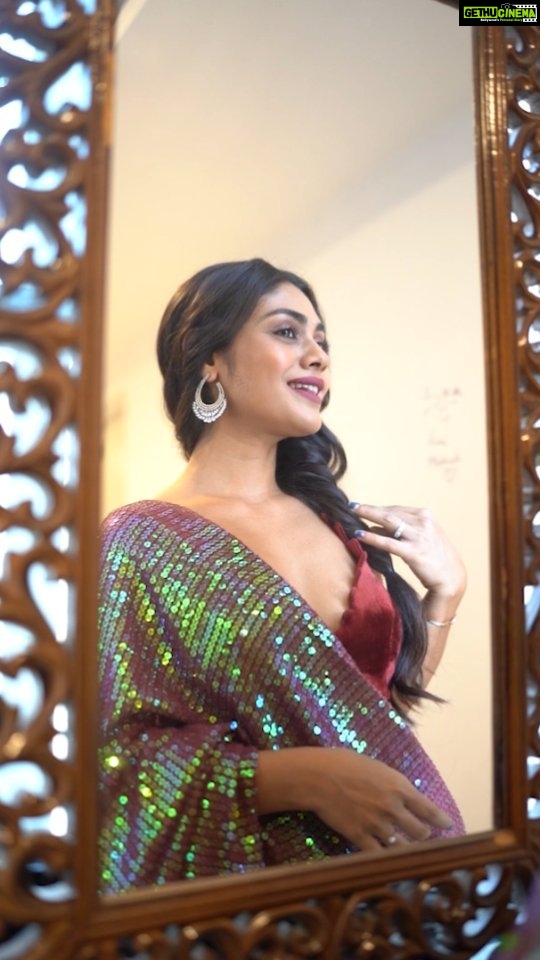 Sreejita De Instagram - Apne Bhi Pind Me Ek Phuljhadi Thi 😇🤍 🎬Shot & Edited by @ashmaneditors #sreejita #traditional #fashion #bts #bollywood #reelitfeelit #photographer #reelkarofeelkaro #trendingreels #viral #viralreel #explorepage #explore #trending #trends #trend