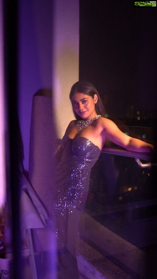 Sreejita De Instagram - Look at me ๐๐ ๐ฌShot & Edited: @ashmaneditors #sreejitade #lookatme #transition #trend #viral #trendingreel #reelkarofeelkaro #explorepage #trending #viralreels #trendingsongs #fashion #viralsong