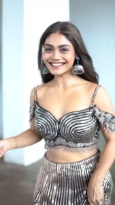 Sreejita De Instagram - Jhumakaa giraa re bareli ke bazaar me 💫🔥
@aliaabhatt @ranveersingh @dharmamovies

🎬Shot & Edited: @ashmaneditors
Outfit: @asopalav
@saree.com_by_asopalav 

#sreejitade #rockyaurranikiipremkhaani #jhumakaa #aliabhatt #ranveersingh #viral #trendingreel #reelkarofeelkaro #explorepage #trending