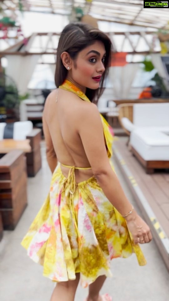 Sreejita De Instagram - Mein teri Heeriye 🤍☺ 🎬Shot & Edited by @ashmaneditors Location @truetrammtrunk #sreejitade #dance #heeriye #arijitsingh #viral #reelitfeelit #reelkarofeelkaro #entertainment #explorepage #viralreels #trending #trendingreels