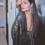 Sreejita De Instagram - Draped in black, embracing the power of simplicity. 🖤💪 🎬Shot & Edited by @ashmaneditors #sreejitade #fashion #saree #blacksaree #beauty #actresslife #photoshoot #pretty #explorepage #trending #photography