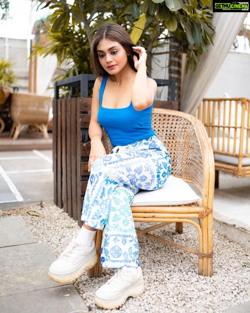 Sreejita De Instagram - Candids are meant to be raw, but you’re born to be caged in perfection 📸💫 🎬Shot & Edited by @ashmaneditors Location @truetrammtrunk #sreejitade #fashion #makeup #outfit #beauty #photoshoot # #explorepage #trending #photography