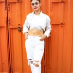 Sreejita De Instagram - Elevating the ordinary to the extraordinary, one frame at a time. 📷🍹 🎬Shot & Edited by @ashmaneditors Location @truetrammtrunk #sreejitade #fashion #makeup #outfit #beauty #photoshoot # #explorepage #trending #photography