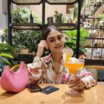 Sreejita De Instagram - I love travelling. And Thailand is one of my favorite destinations. When in Thailand shopping is a MUST! @emporium_emquartier is the place, to have the best shopping experience. When are you planning your next visit to Thailand? Its right next to BTS Phrom Phong Station They've got all the premium services and I absolutely love it! You can't miss this if you're in Thailand. #Emporium #Emquartier #Emdistrict #bangkokshopping #themallbangkok #Emporiumemquartier #actorslife #travel