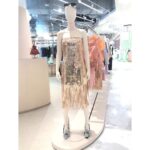 Sreejita De Instagram - I love travelling. And Thailand is one of my favorite destinations. When in Thailand shopping is a MUST! @emporium_emquartier is the place, to have the best shopping experience. When are you planning your next visit to Thailand? Its right next to BTS Phrom Phong Station They've got all the premium services and I absolutely love it! You can't miss this if you're in Thailand. #Emporium #Emquartier #Emdistrict #bangkokshopping #themallbangkok #Emporiumemquartier #actorslife #travel