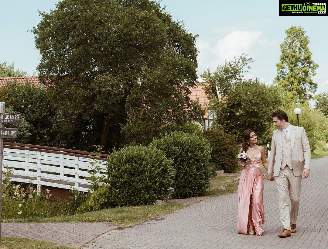 Sreejita De Instagram - Walking hand-in-hand into the beautiful future. ❤️ @michael_b.p Shot by @raabta.studios Styled by @ashnaamakhijani Wearing @narayaniadukia MUA @hinamakeupofficial Jewellery @kushalsfashionjewellery #sreejitade #married #wedding #weddingphotography #courtwedding #forever #weddingphoto #BrideGoals #MarriedHappiness #LoveWins #ForeverBride #forevermine #WeddingMemories #happilyeverafter #dreamwedding Germany